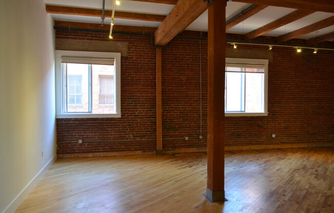 1 bed, 1 bath, 839 sqft, $3,500, Unit 712 203