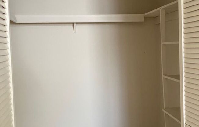1 bed, 1 bath, 725 sqft, $1,270, Unit E10