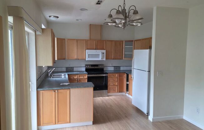 2 beds, 2 baths, $1,875, Unit Unit E25
