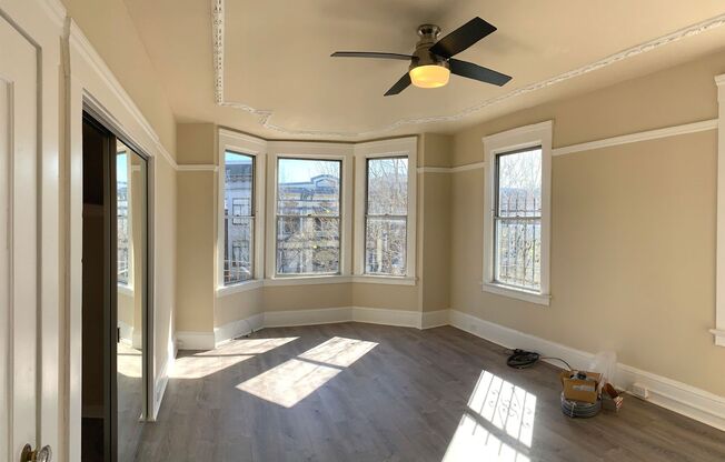 572-576 Valencia