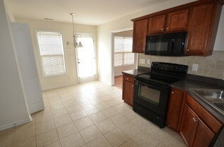 3 beds, 2.5 baths, $1,800