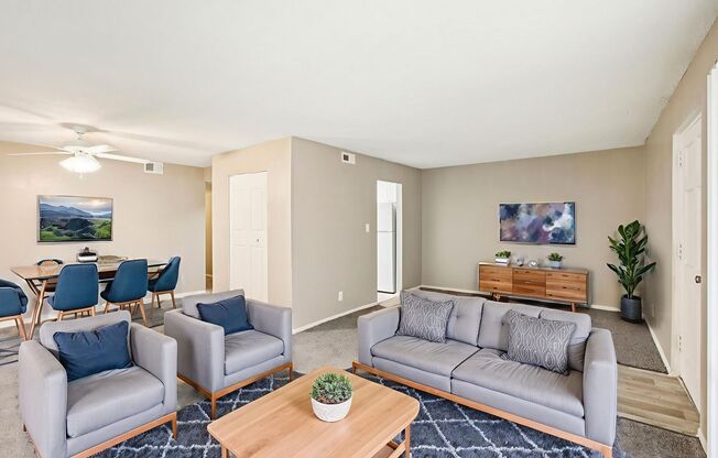 2 beds, 1.5 baths, 992 sqft, $1,350