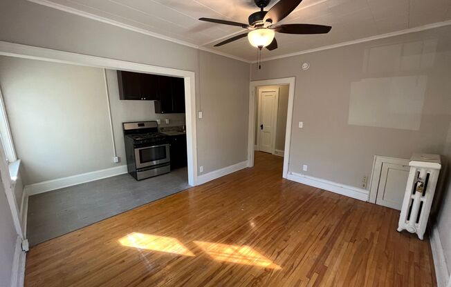 Studio, 1 bath, 450 sqft, $895, Unit 107