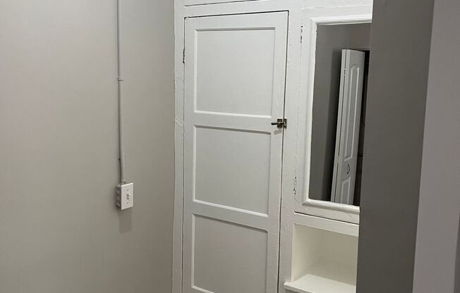 Studio, 1 bath, 380 sqft, $1,225, Unit 307
