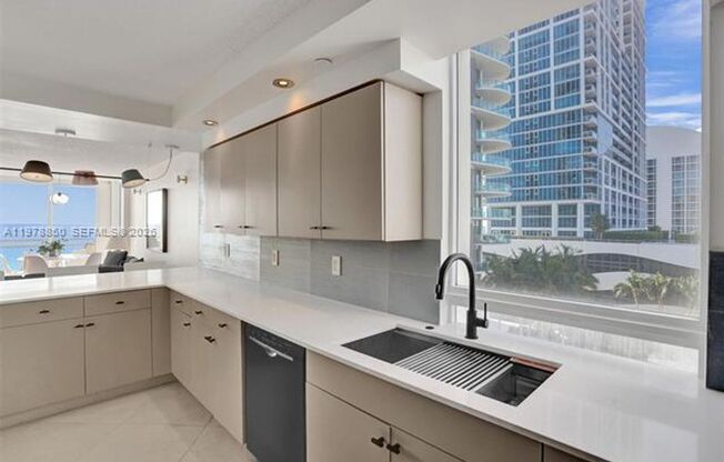 2 beds, 2 baths, 1,276 sqft, $5,200, Unit 6917 Collins Ave # 915