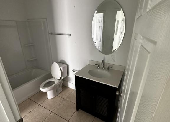2 beds, 1 bath, $1,195, Unit UNIT A