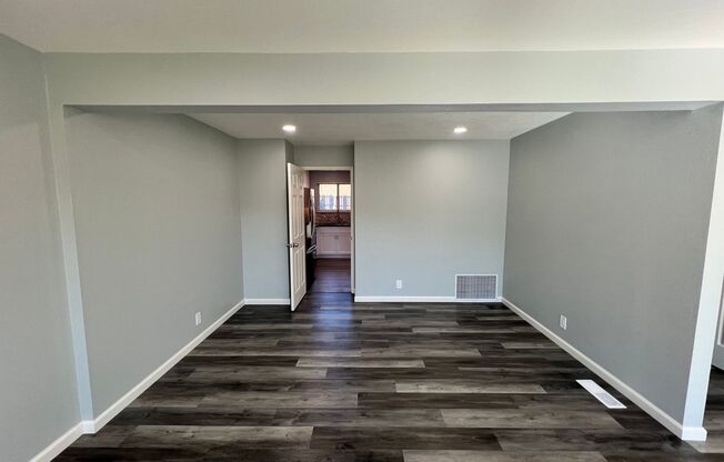 STUNNING FULLY RENOVATED THREE BEDROOM TOWNHOUSE