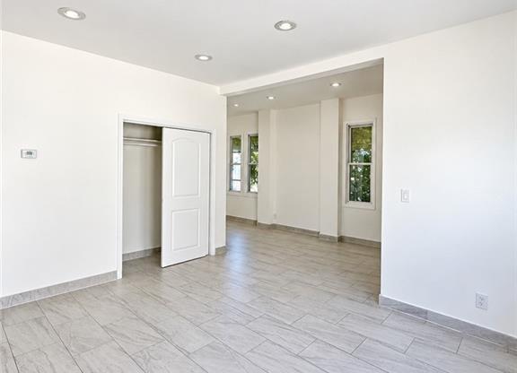188 BRIGHTON 10 ST
