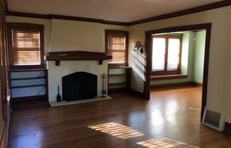 1921 N Hampton Ct.
