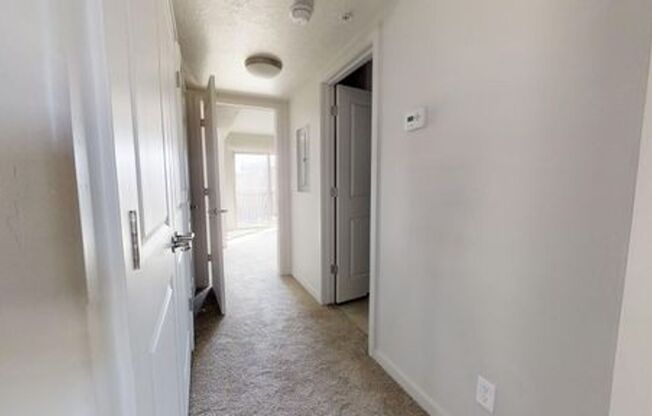 2 beds, 1 bath, $1,250