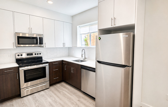 4 WEEKS FREE RENT! Brand New Modern Units in N. Tabor Neighborhood