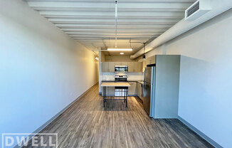 949 West Dakin St.