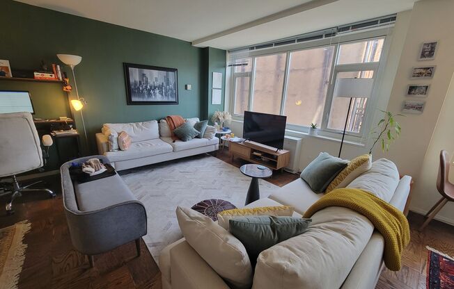 One Block from Dupont Circle!