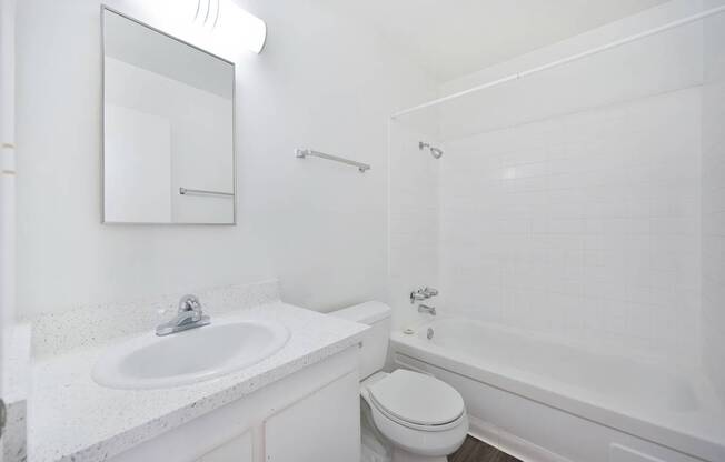 The Canopy | Bathroom