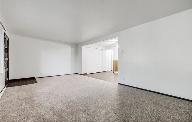 1 bed, 1 bath, 750 sqft, $1,100, Unit 2305-14