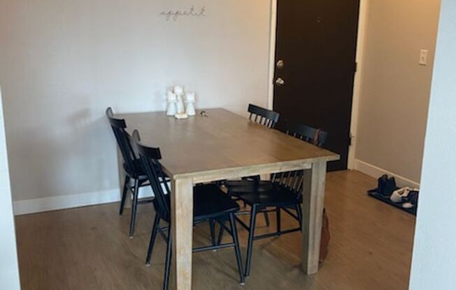 1 bed, 1 bath, $1,085, Unit 309