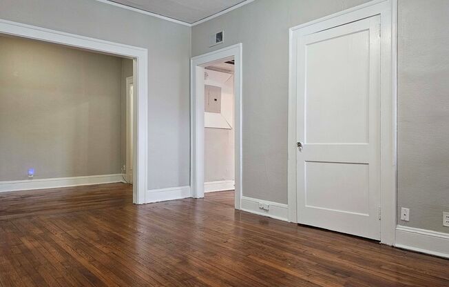 1 bed, 1 bath, 850 sqft, $1,099, Unit 11
