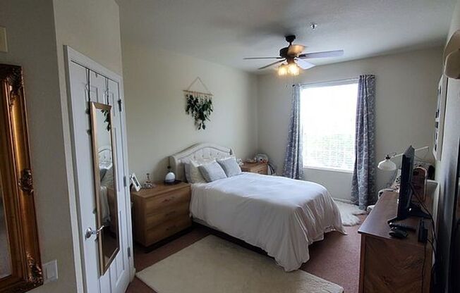 3 beds, 2 baths, $1,895, Unit UNIT 401