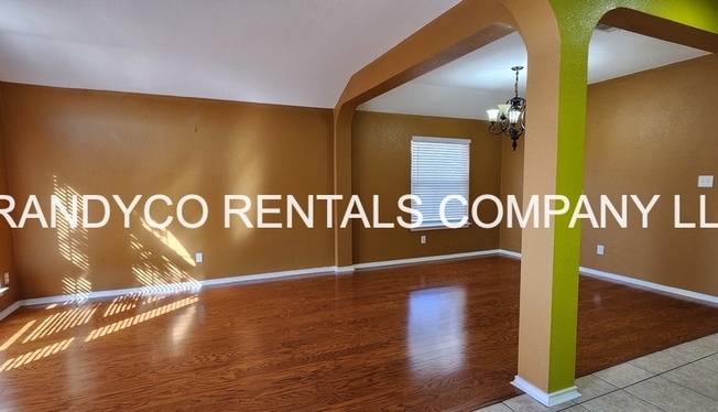 4509 TWIN OAKS CIR