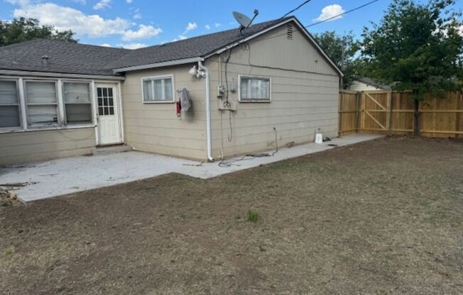 3 beds, 2 baths, $1,350