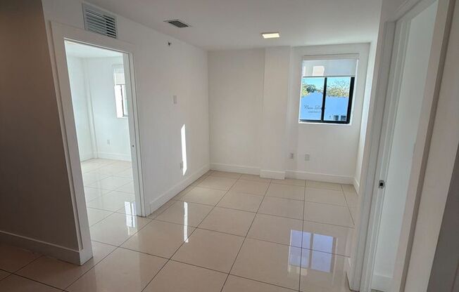 2 beds, 1 bath, 550 sqft, $1,995, Unit 821-205