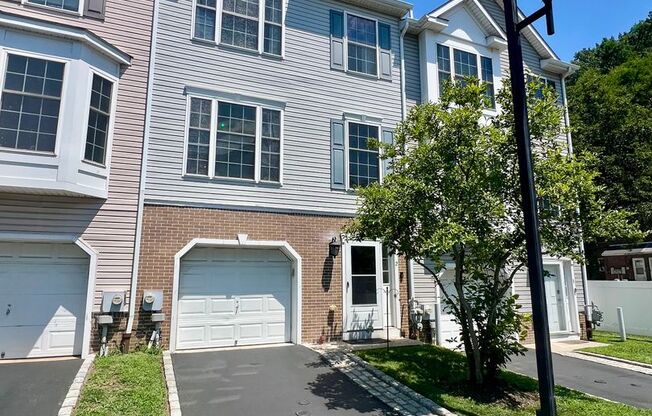 Stunning 3-Bedroom Townhome with 1-Car Garage! Available October 1st!