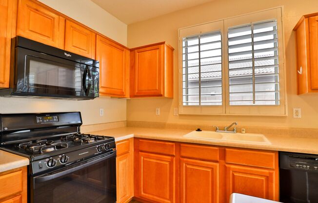 3 beds, 2 baths, $2,295