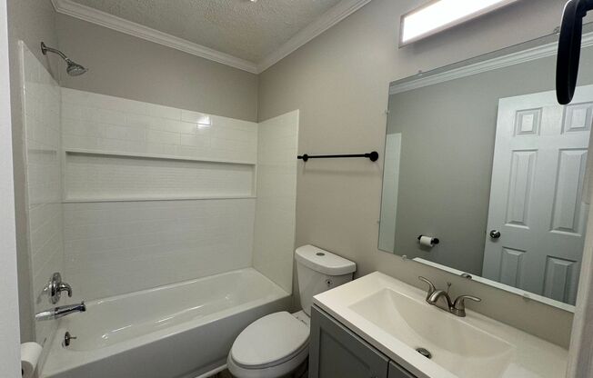 3 beds, 2 baths, $1,395