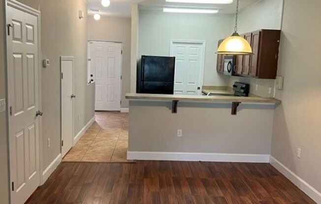 Great Location for this 2 bedroom 2 1/2 bath in Woods Edge South