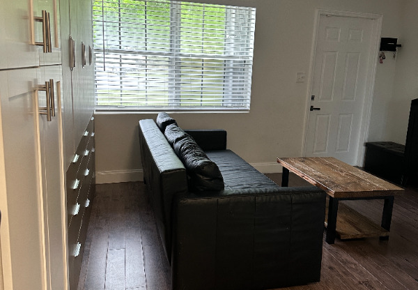 6104 CRESTHAVEN CT