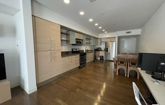 1 bed, 2 baths, 1,130 sqft, $2,800, Unit 235