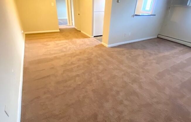 1 bed, 1 bath, 625 sqft, $1,270, Unit D09