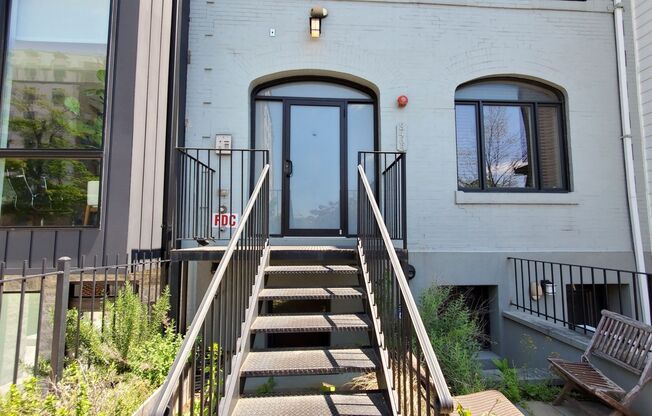 Amazing 2 Bedroom, 2 Full Bathroom 14th St Apartment with Secure Parking!