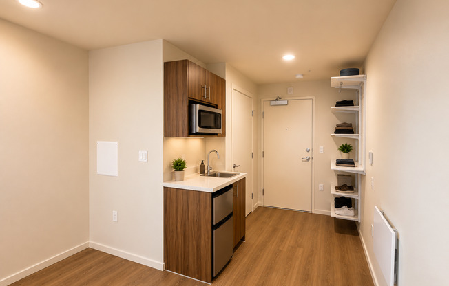 Studio, 1 bath, 178 sqft, $999, Unit 227
