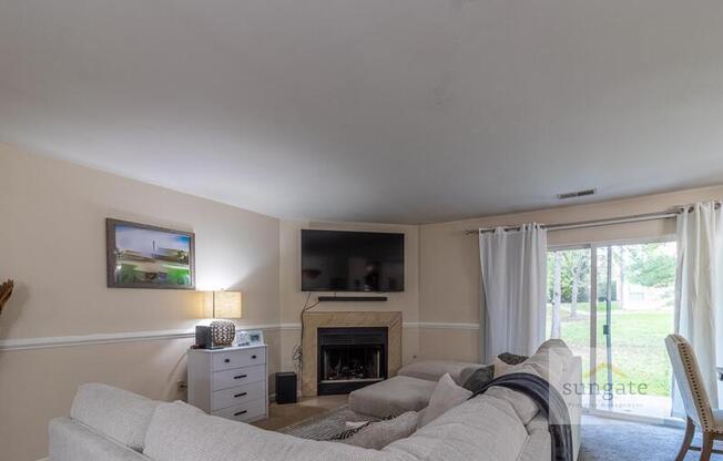 208 SPG MAIDEN CT