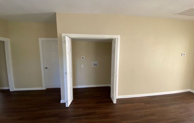 3 beds, 1 bath, $1,325