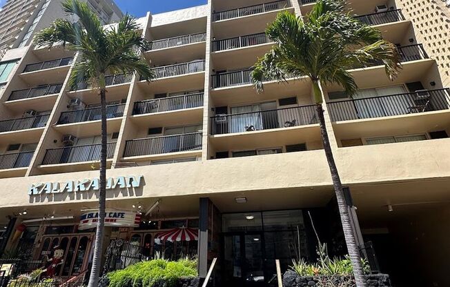 Kalakauan - Waikiki 1 bed, 1 ba condo w/ 1 covered parking stall, water & sewer incl with rents
