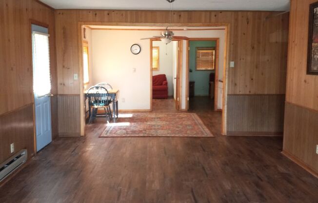 Cozy Cottage on Lake Van Auken in Bangor