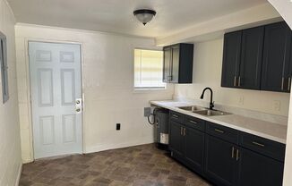 2 beds, 1 bath, $675, Unit 412 B Cedar Ave