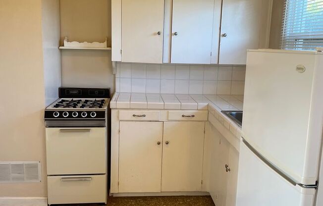 1 bed, 1 bath, $2,175, Unit 02