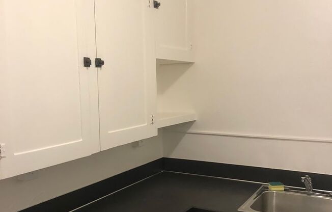 Studio, 1 bath, 426 sqft, $1,229, Unit 111