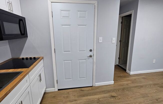 427-429 W. Queen Lane