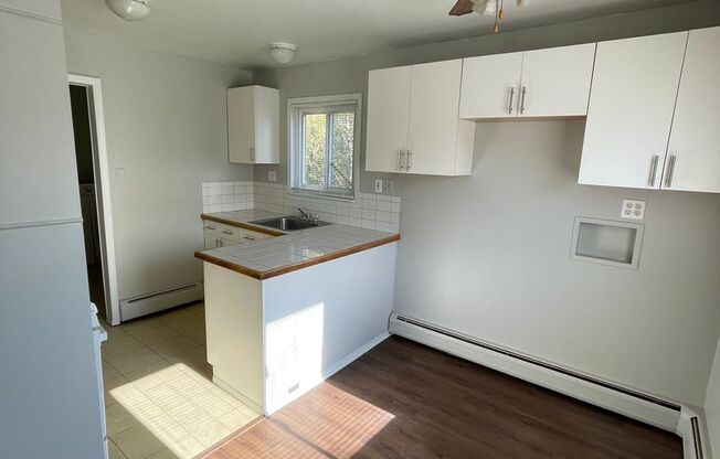 3 beds, 1 bath, $1,350