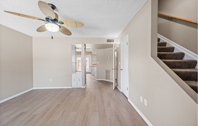 2Bed/1.5Bath Townhome at 15th Ave/Camelback! Ready for Immediate Move-In!