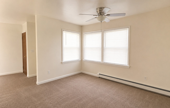 1 bed, 1 bath, $1,100, Unit 19