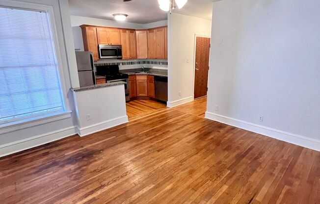 3 beds, 2 baths, $2,100, Unit Apt. 302