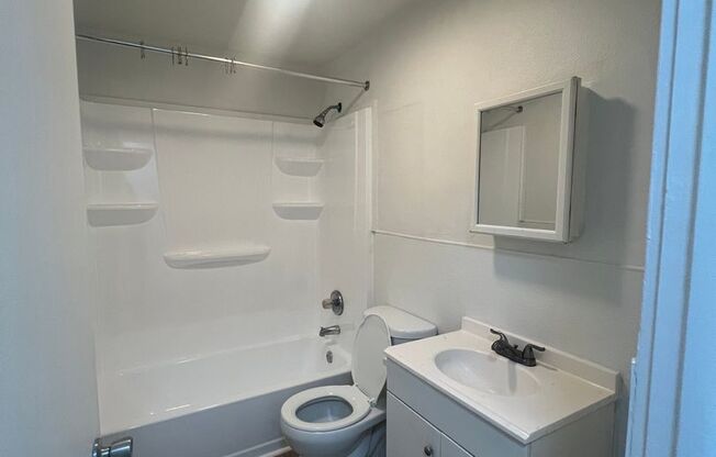 2 beds, 1 bath, $1,295, Unit Unit 1329A