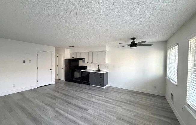 1 bed, 1 bath, 680 sqft, $1,345, Unit 28