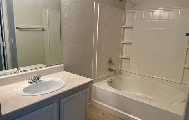 3 beds, 2 baths, $1,695, Unit # 1008