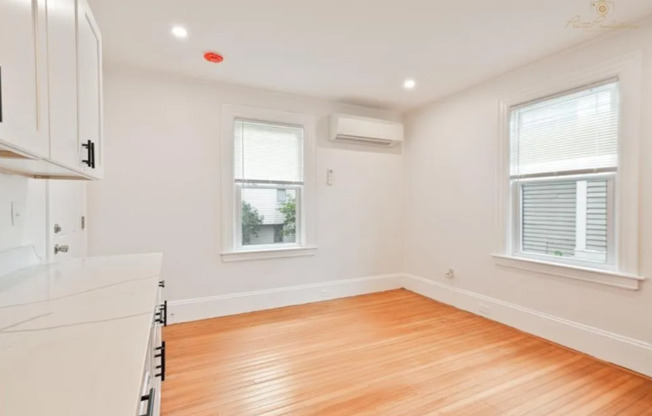 122 ELMGROVE AVE